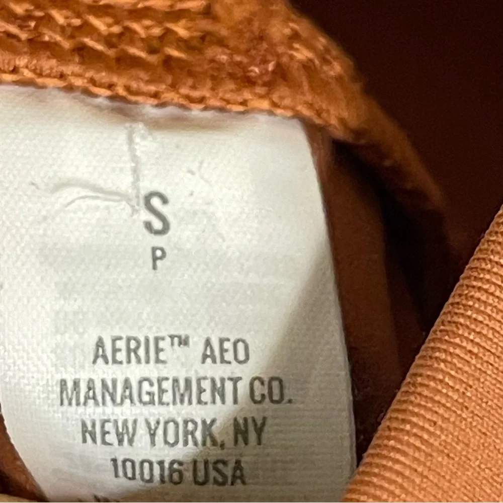 aerie move eyelet